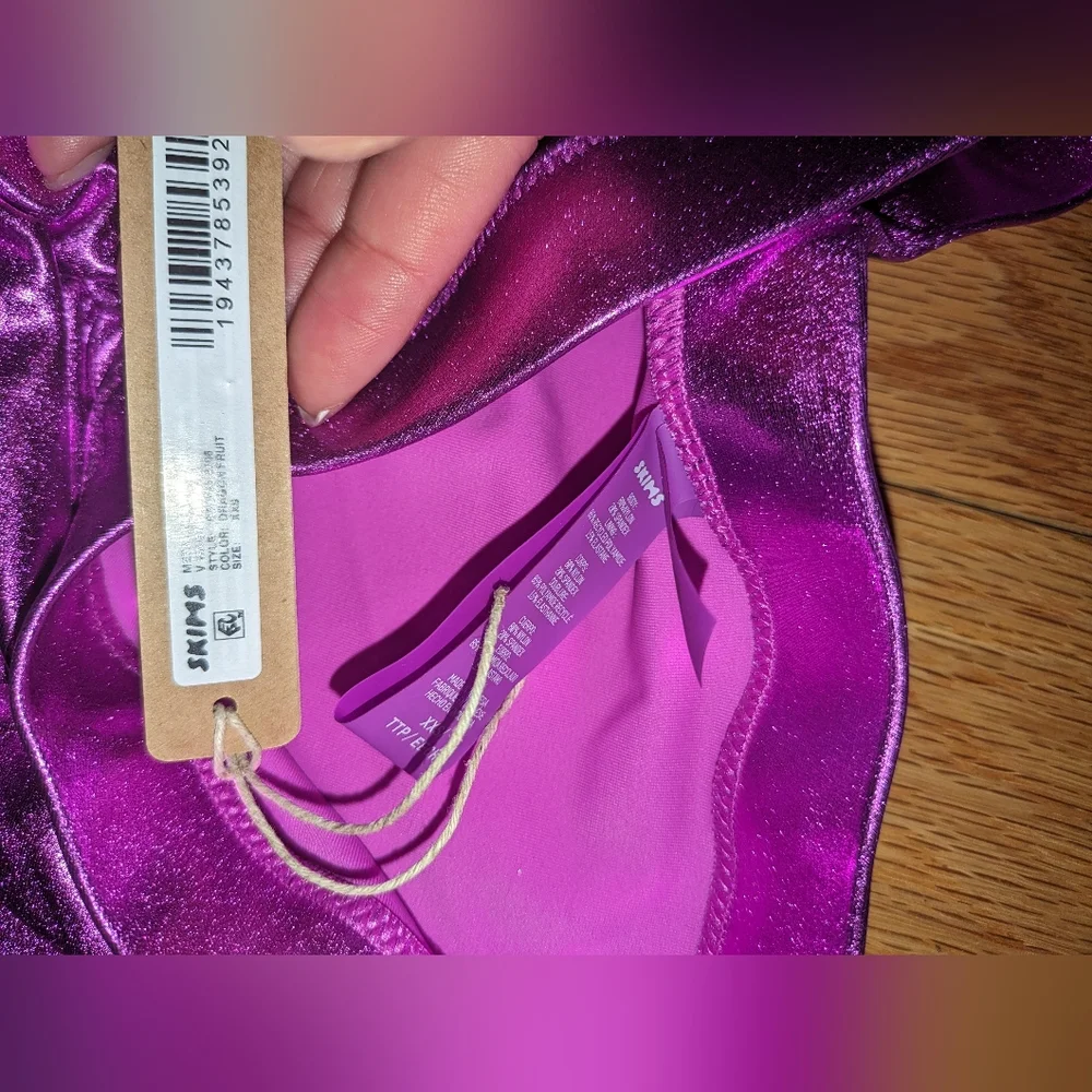 NWT SKIMS METALLIC SWIM SET IN DRAGONFRUIT
